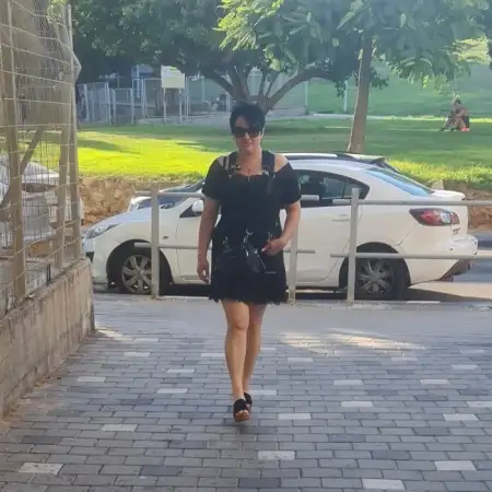Black, 44Tel Aviv