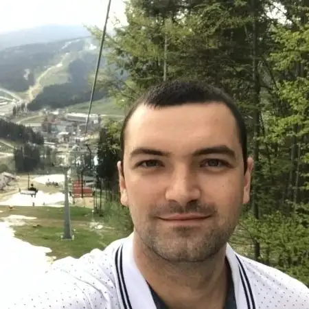 Anton, 33Akko 
