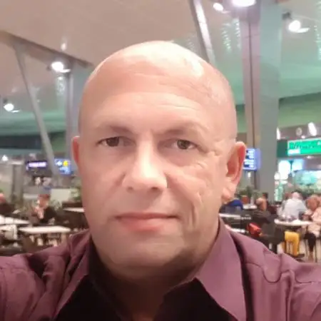 Artur, 55Arad