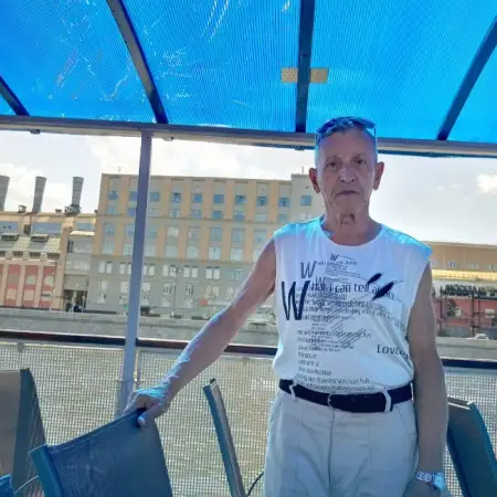 Oleg, 80Tel Aviv 