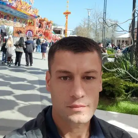 Oleg, 40Petah Tikva