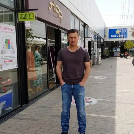 Aleksey, 53Ariel 