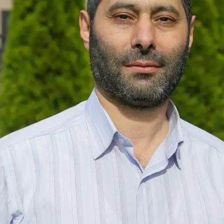 Avraam, 52Hedera