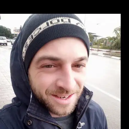 Miki, 37Holon 
