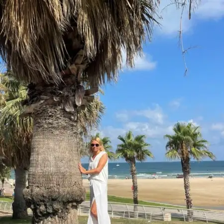 Jenya, 36Bat Yam 
