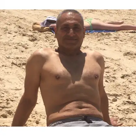 Roni, 60 Netanya