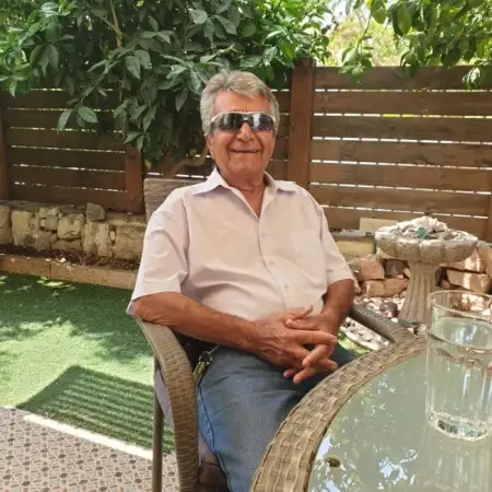 משה, 79Petah Tikva 