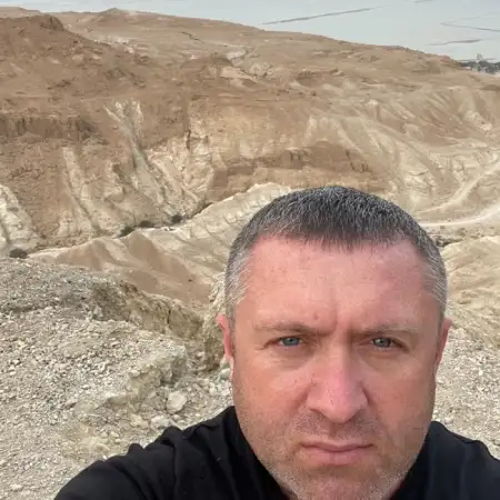 Sasha, 47Haifa 
