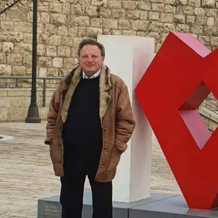 Vladimir, 67Maale Adumim 