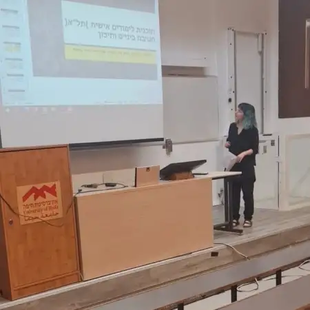 jen, 43Nahariya