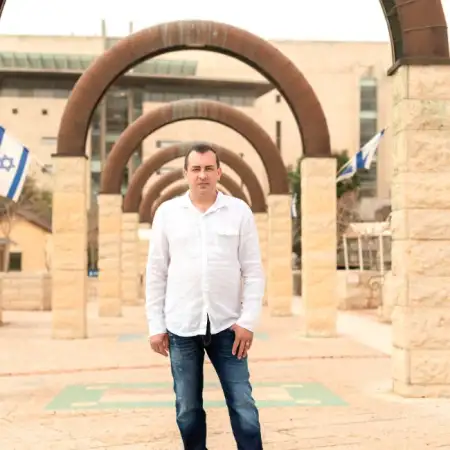 Andrey, 44Haifa 
