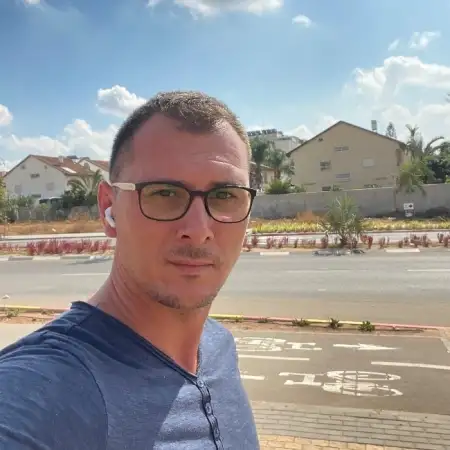 Anton, 41Holon 