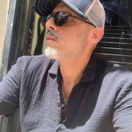 Yaron, 52 Ramat Gan