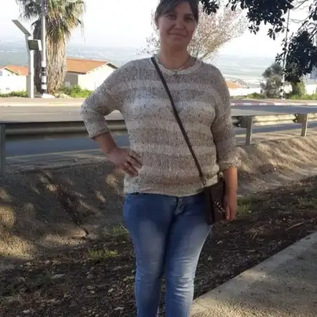 valentina, 52Pardes Hana