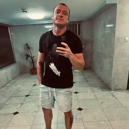 Alex, 33Bat Yam
