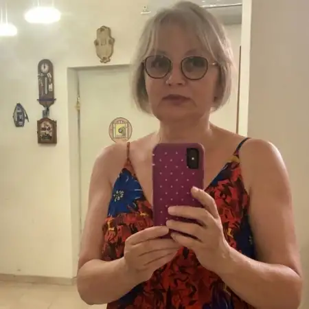 Elena, 64Petah Tikva 