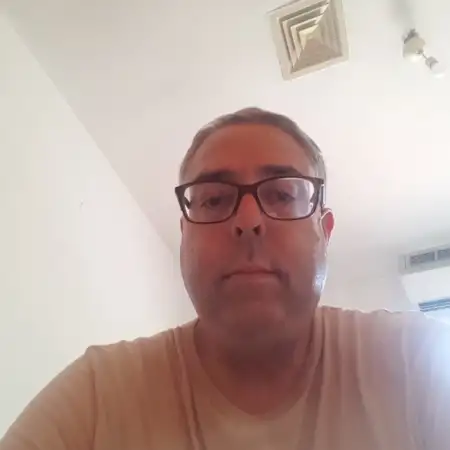 גל, 52Hod HaSharon 