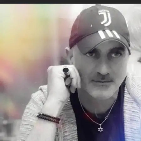 Kobi, 53Holon