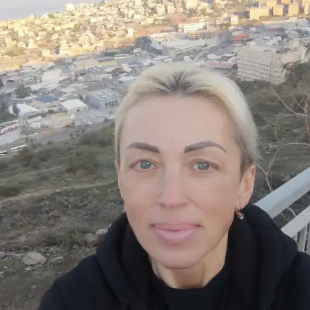 Alisia, 56Ariel 