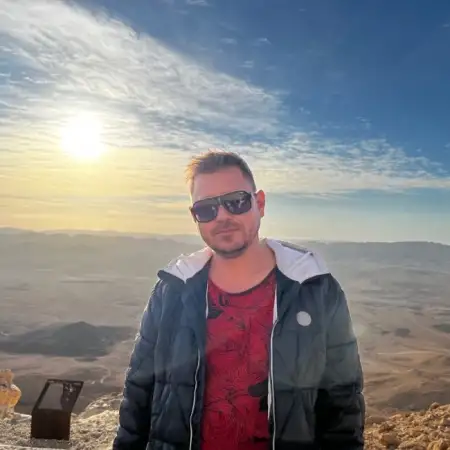 Denis, 48Bat Yam