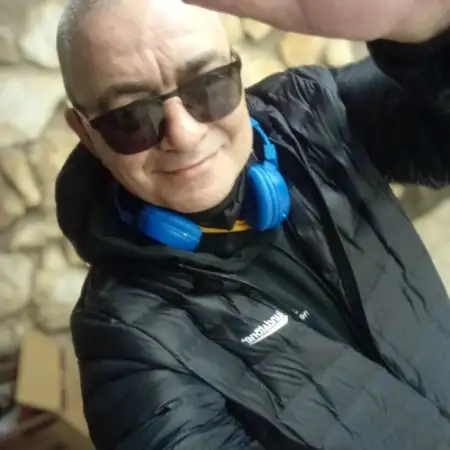 Karen, 64Safed 