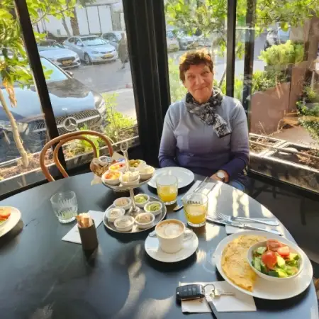 Tamara, 77Tel Aviv 