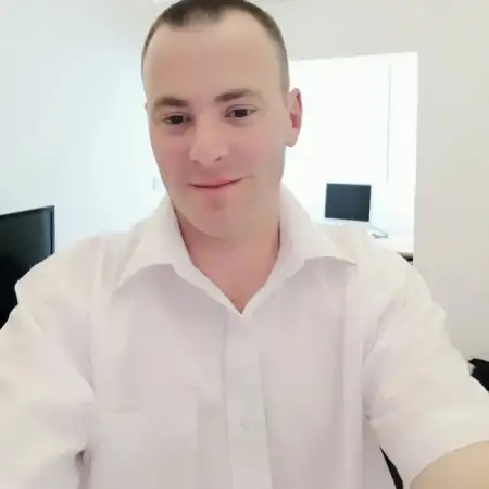 Pavel, 48Bat Yam