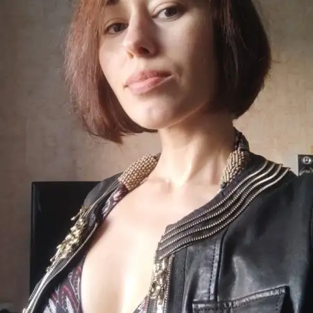 Yuliya, 43Hedera 