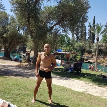 יאיר, 60 Rishon LeZion