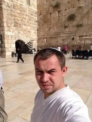 Aron, 41Bat Yam 