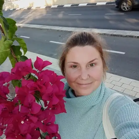 Alena, 51Bat Yam
