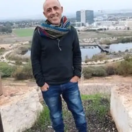 isik, 66Tirat Carmel 