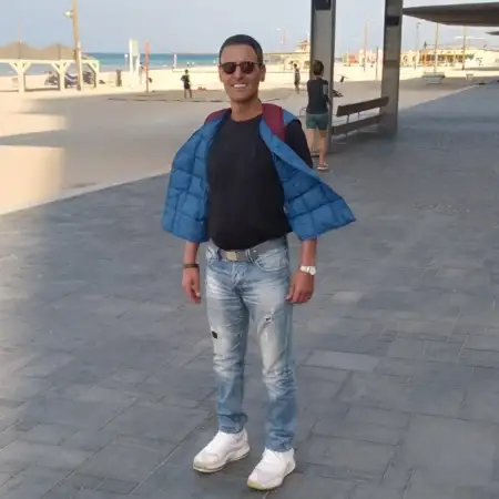 אבי, 50Tiberias
