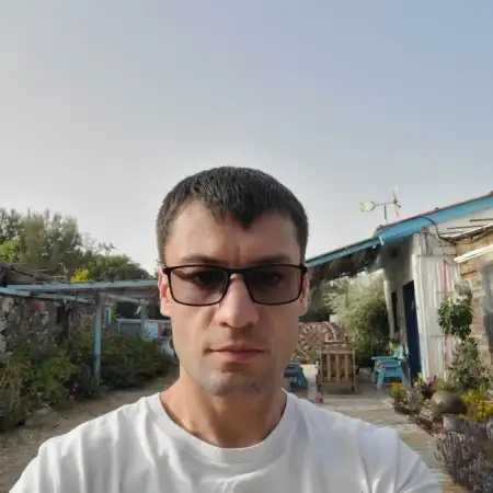 Oleg, 40Petah Tikva 