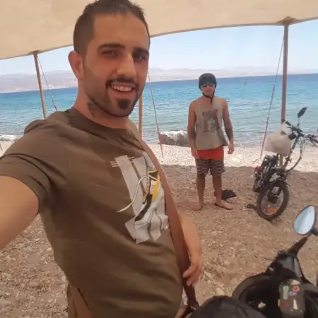 Moris, 33Eilat