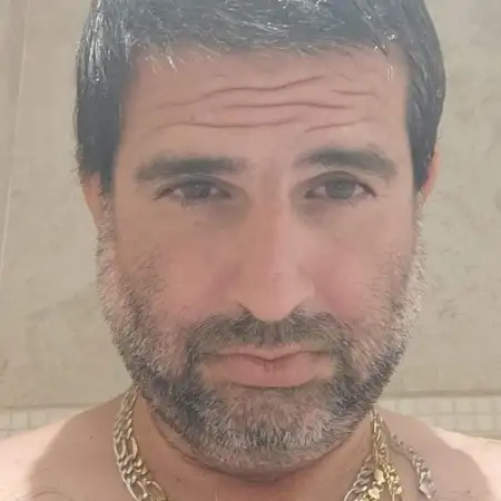 Izhak, 41Petah Tikva