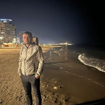 Vitaliy, 31Petah Tikva 