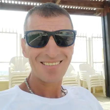 Konstantin, 50 Arad
