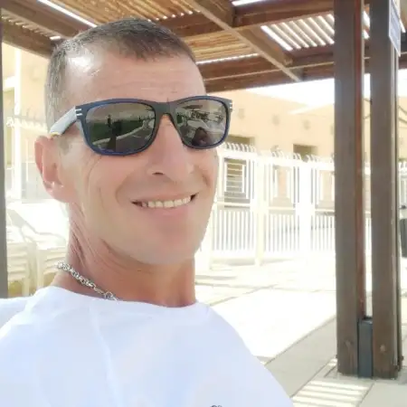 Konstantin, 50 Arad