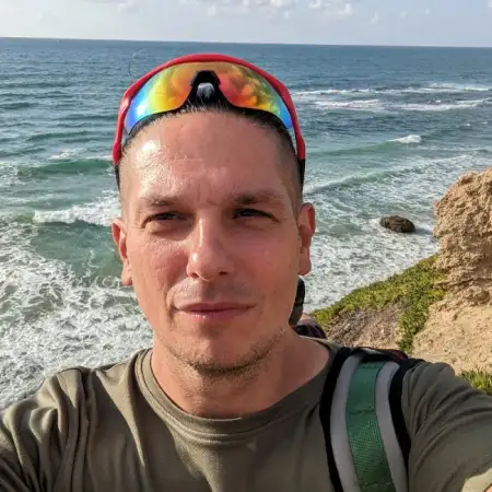 Helge, 45 Petah Tikva
