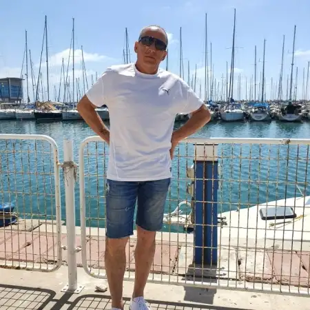 Aleksandr, 56Petah Tikva 