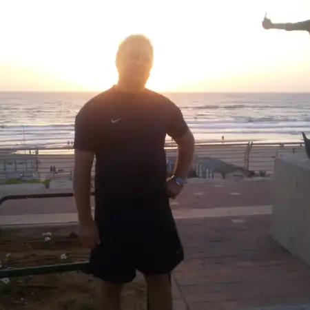 tom, 46Rishon LeZion 