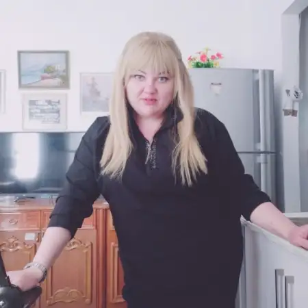 Ester, 43Rehovot 