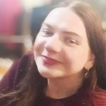 Eva, 41 