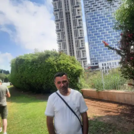 Mamuka, 46Holon