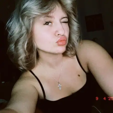 Olya, 24Petah Tikva