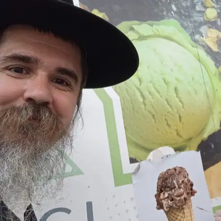 Yosef, 52Petah Tikva 