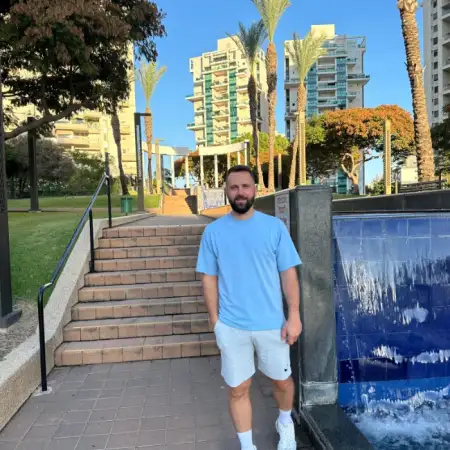 Beni, 28Ramat Gan