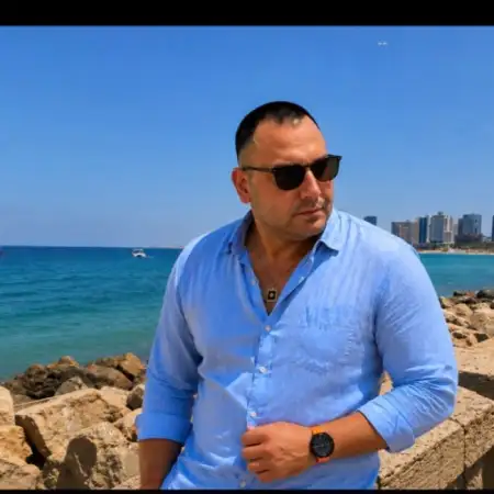 Eli, 39Bat Yam