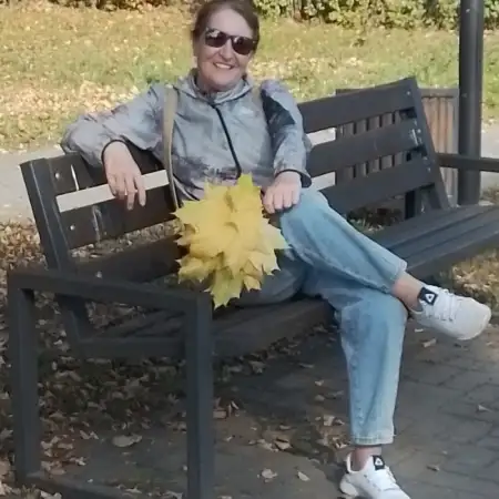 Svetlana, 60 